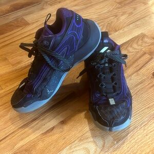 Nike Luka 2 Basketball Shoes (Size 6Y)